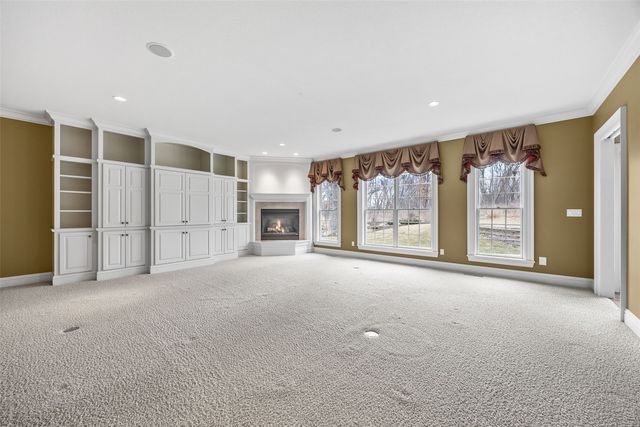 5012 Autumn DR NE, Cedar Rapids, IA 52411