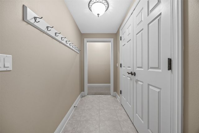 5012 Autumn DR NE, Cedar Rapids, IA 52411