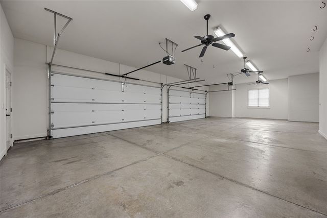 5012 Autumn DR NE, Cedar Rapids, IA 52411