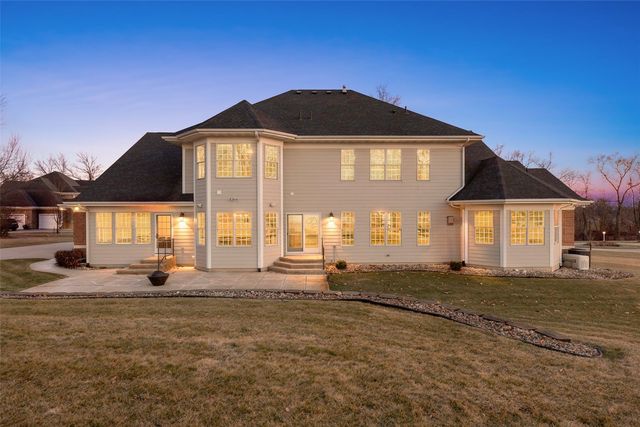 5012 Autumn DR NE, Cedar Rapids, IA 52411