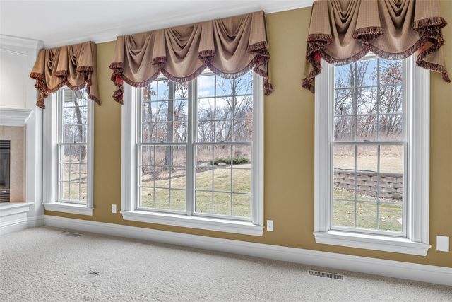 5012 Autumn DR NE, Cedar Rapids, IA 52411