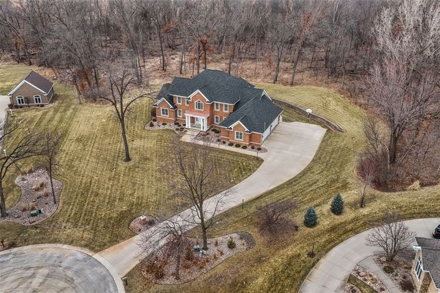 5012 Autumn DR NE, Cedar Rapids, IA 52411