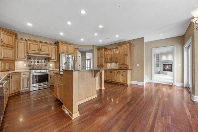 5012 Autumn DR NE, Cedar Rapids, IA 52411