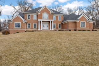 5012 Autumn DR NE, Cedar Rapids, IA 52411