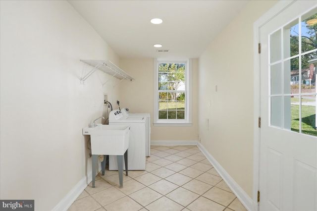 9410 52ND AVE, College Park, MD 20740