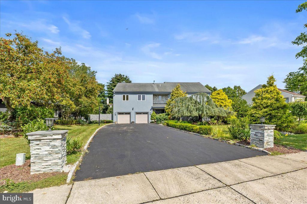 24 HEREFORD DR, Princeton Junction, NJ 08550