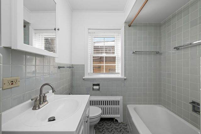 340 Ridge Avenue 1, Evanston, IL 60202