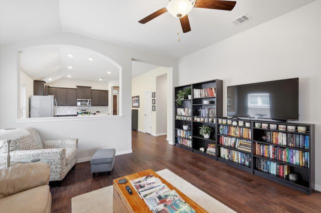 1020 Embers Lane, Denton, TX 76201