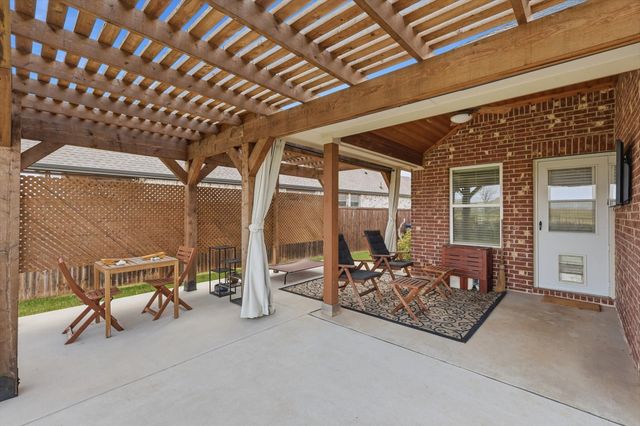 1020 Embers Lane, Denton, TX 76201