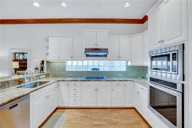 105 Island Cottage Lane, Vero Beach, FL 32963