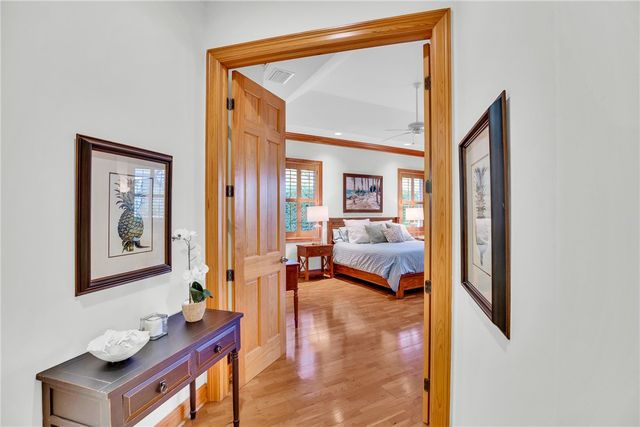 105 Island Cottage Lane, Vero Beach, FL 32963