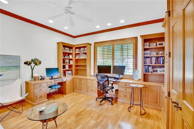 105 Island Cottage Lane, Vero Beach, FL 32963