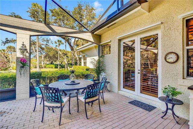 105 Island Cottage Lane, Vero Beach, FL 32963
