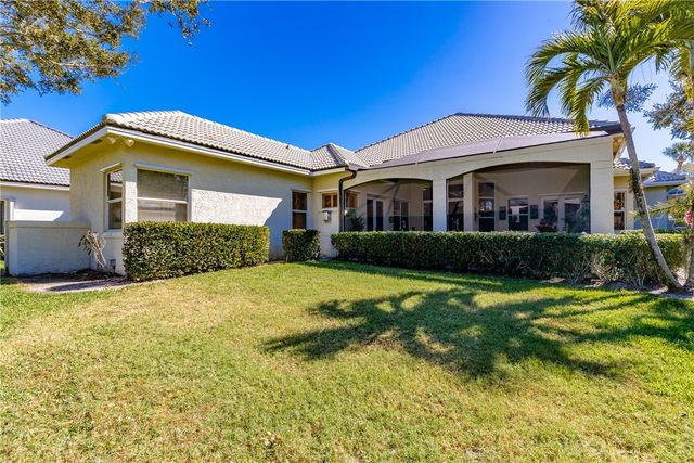 105 Island Cottage Lane, Vero Beach, FL 32963