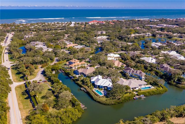 105 Island Cottage Lane, Vero Beach, FL 32963