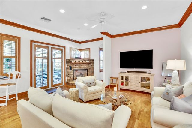 105 Island Cottage Lane, Vero Beach, FL 32963