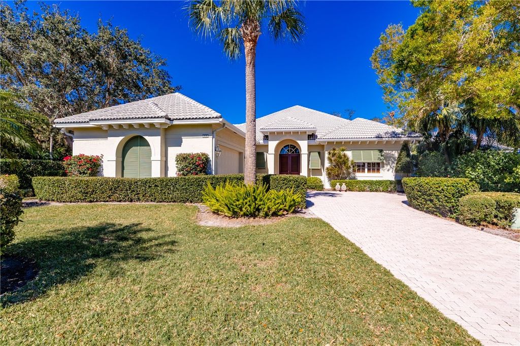 105 Island Cottage Lane, Vero Beach, FL 32963