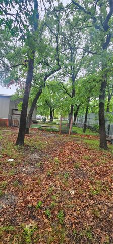 11505 Dark Leaf Court E, Fort Worth, TX 76135
