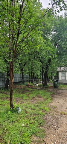 11505 Dark Leaf Court E, Fort Worth, TX 76135