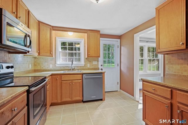 95 Montclair Drive, East Hartford, CT 06118