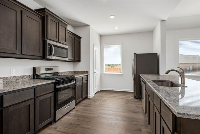 945 Cawthorne Trail, Fort Worth, TX 76108