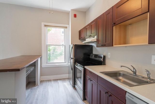 2427 BROWN ST, Philadelphia, PA 19130