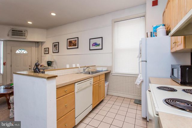 2427 BROWN ST, Philadelphia, PA 19130