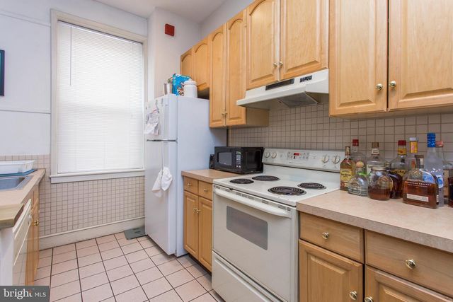 2427 BROWN ST, Philadelphia, PA 19130