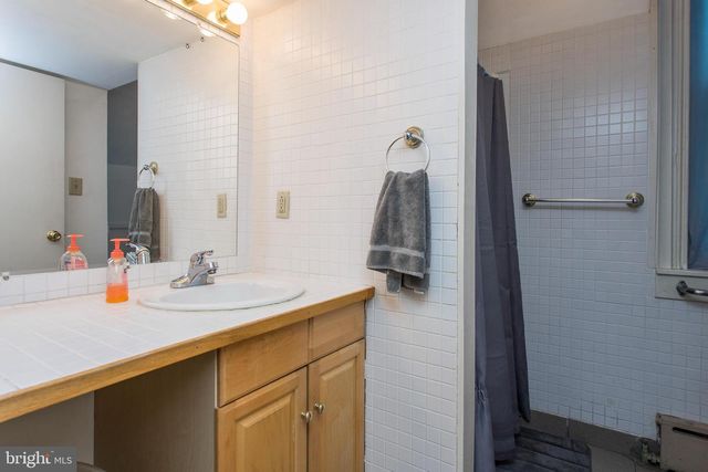 2427 BROWN ST, Philadelphia, PA 19130