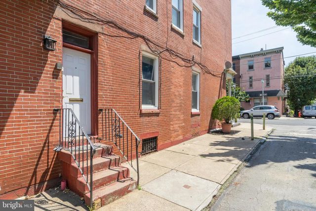 2427 BROWN ST, Philadelphia, PA 19130