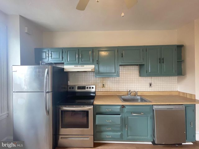 2427 BROWN ST, Philadelphia, PA 19130