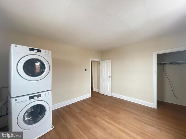 2427 BROWN ST, Philadelphia, PA 19130