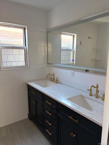 8117 164th Place, Flushing, NY 11432