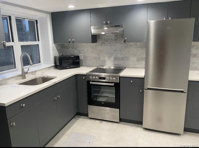 8117 164th Place, Flushing, NY 11432