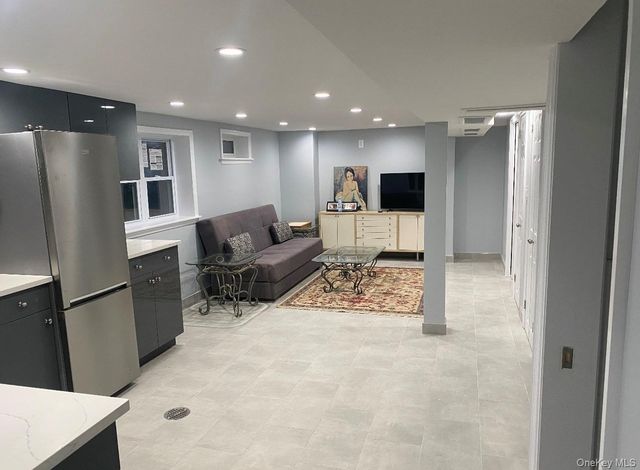 8117 164th Place, Flushing, NY 11432