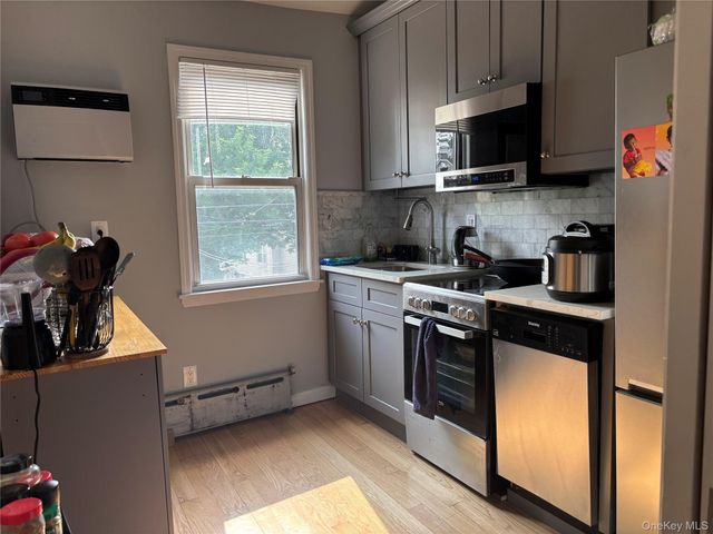 8117 164th Place, Flushing, NY 11432