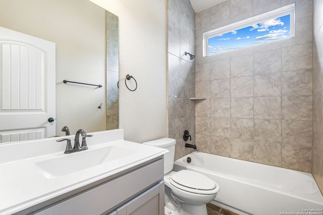 28808 Throssel Ln, San Antonio, TX 78260