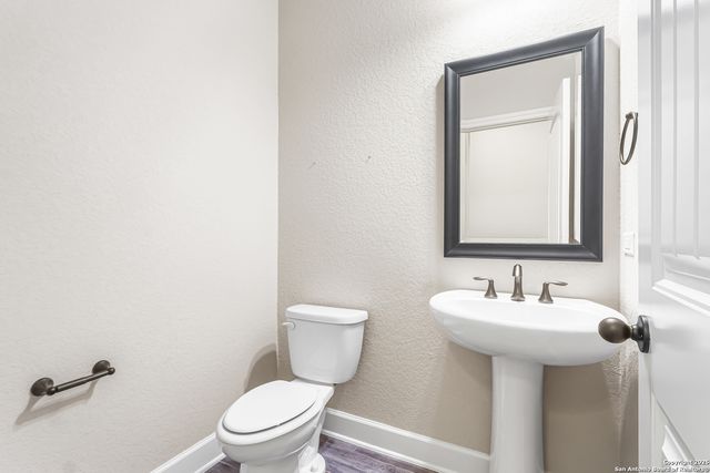 28808 Throssel Ln, San Antonio, TX 78260