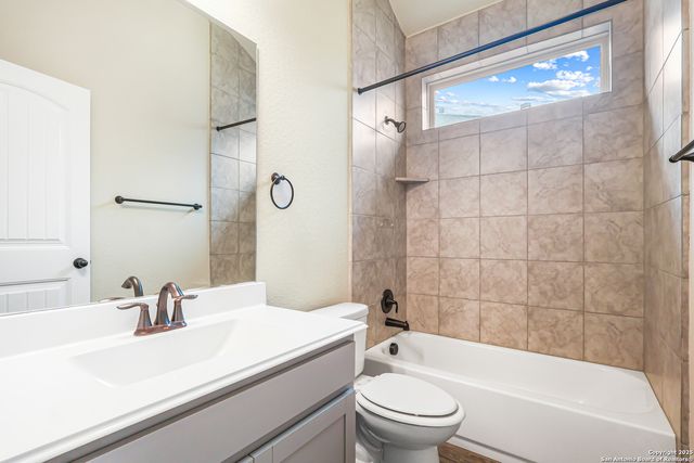 28808 Throssel Ln, San Antonio, TX 78260