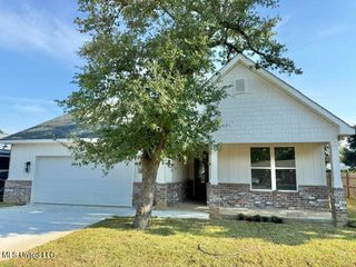 524 Seventh Street, Bay Saint Louis, MS 39520