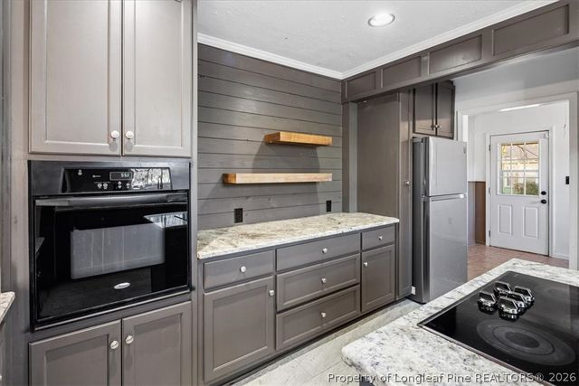 912 Main Street N, Raeford, NC 28376