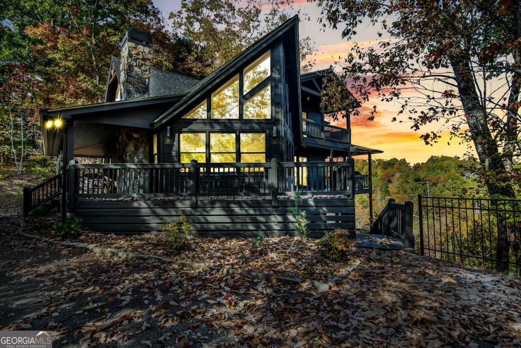 305 Skybound Road, Blue Ridge, GA 30513