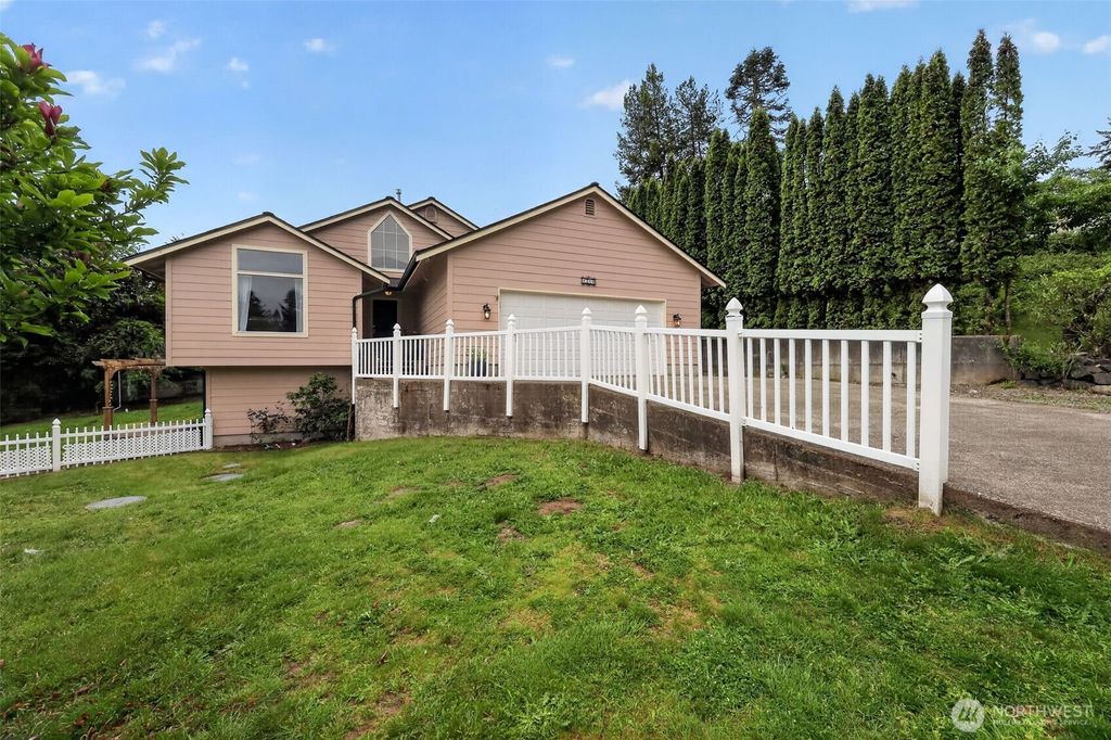1314 Starlite Court E, Lacey, WA 98503