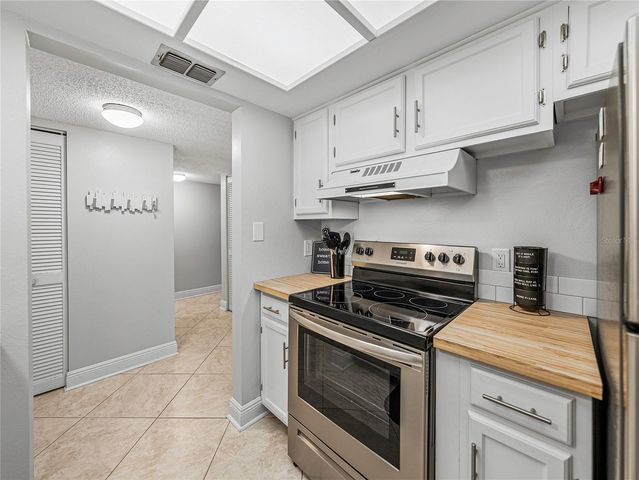 9700 STARKEY ROAD 312, Seminole, FL 33777