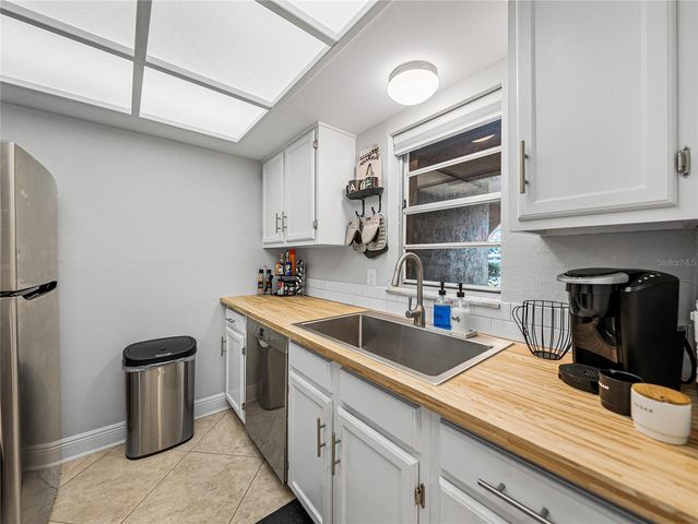 9700 STARKEY ROAD 312, Seminole, FL 33777