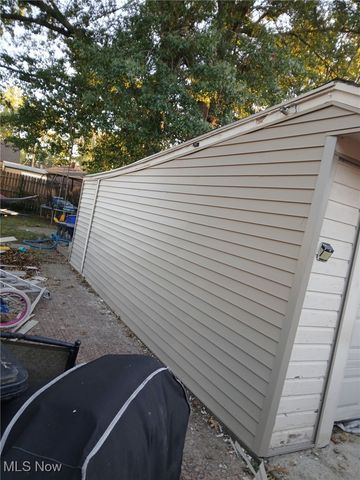 13517 Clifford Avenue, Cleveland, OH 44135