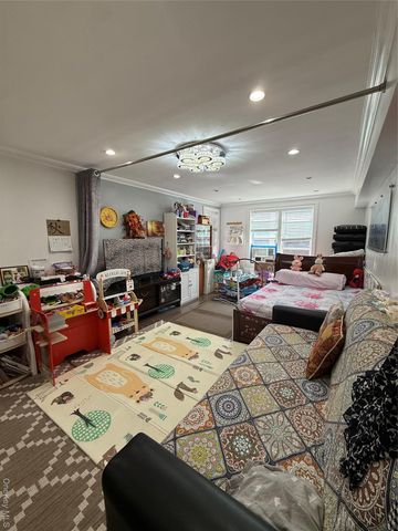 4240 Bowne Street 5C, Flushing, NY 11355