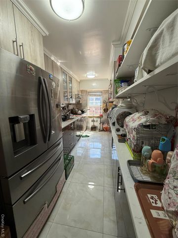 4240 Bowne Street 5C, Flushing, NY 11355