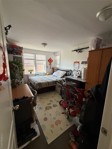 4240 Bowne Street 5C, Flushing, NY 11355