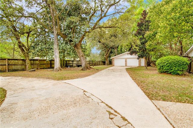 906 Azalea Road, Mobile, AL 36693